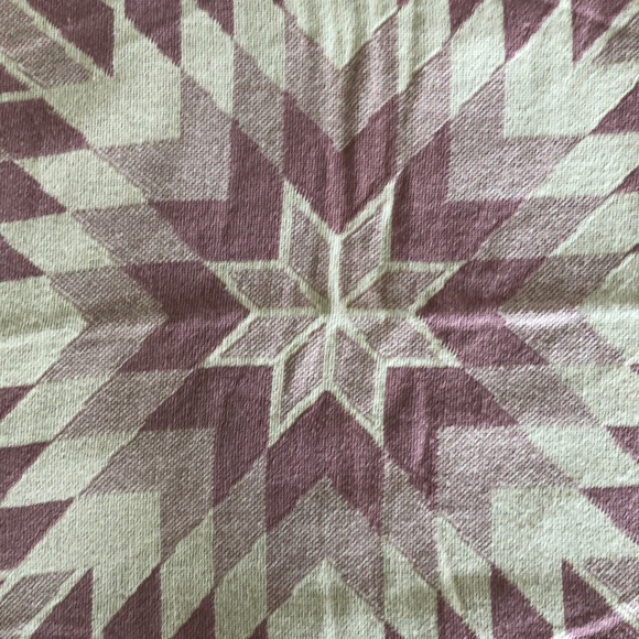 Throw - Picture 2 of 4